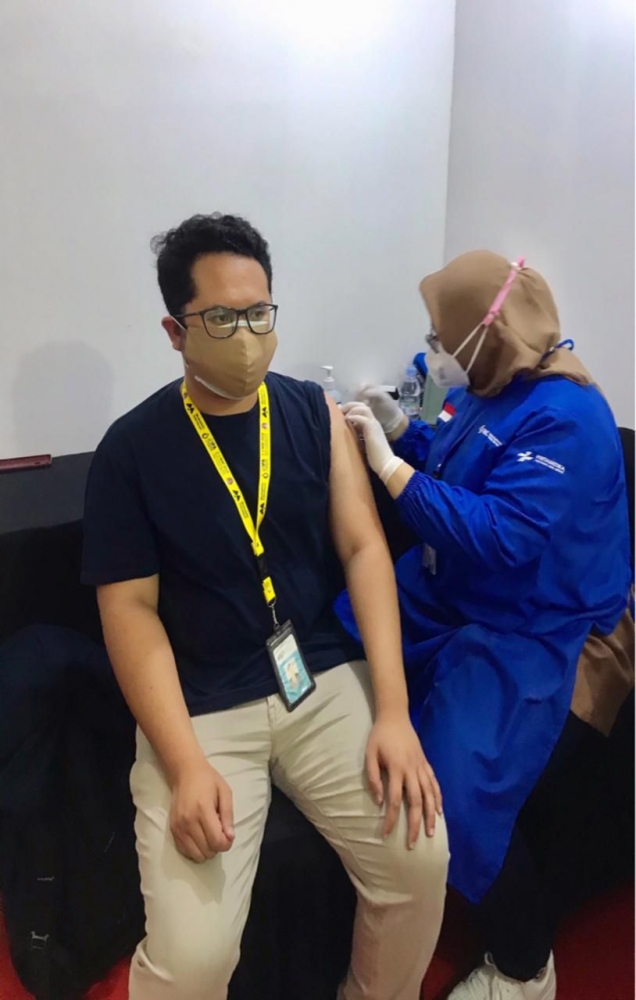 Vaksinasi Pertama di Tennis Indoor Senayan. Sumber: dokumentasi pribadi