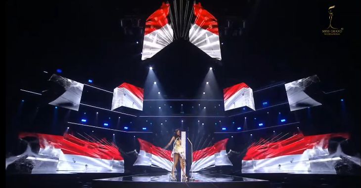 Bendera Indonesia berkibar saat opening number MIss Grand International 2020. - YT MGI 
