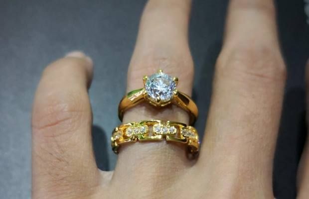 cincin emas dengan berlian (sumber gamabar: ceroboh.com)
