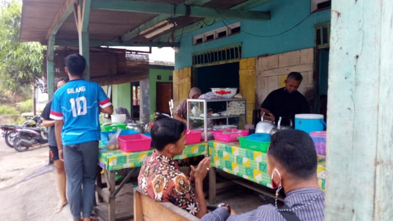 Warung Makan Tahu Campur Kalirejo - Sumber : Dokumen Pribadi