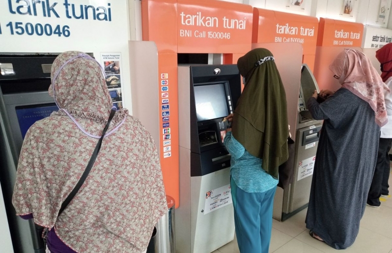 Anjungan Tunai Mandiri (ATM) | dok. pribadi.
