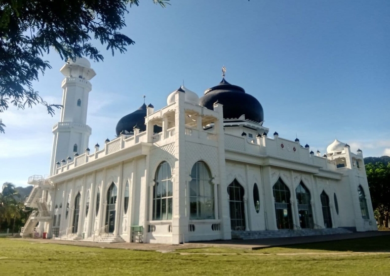 Masjid Rahmatullah Lampuuk saat ini (Dokumen pribadi)