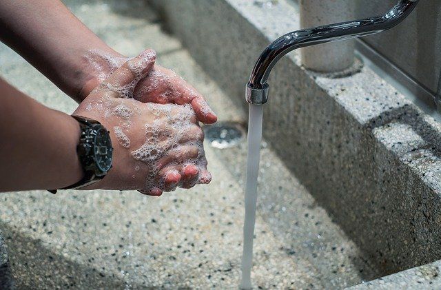 Ilustrasi mencuci tangan salah satu Kebiasaan baru saat Pandemi (sumber gambar: pixabay.com)