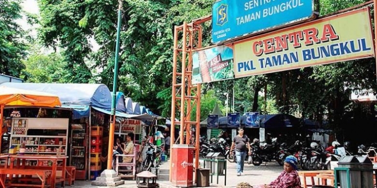 Taman Bungkul, alternatif tempat ngabuburit di Surabaya (Kompas.com/Jumarto Yulianus)