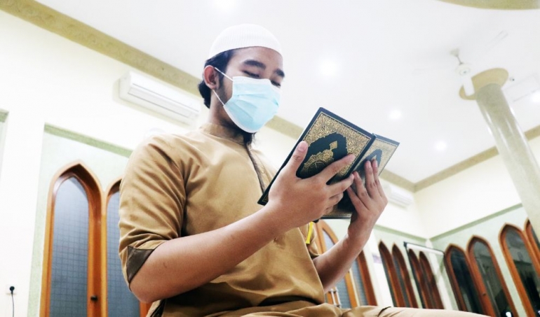 Kebiasaan baru dalam menjalani Ramadan | dok. Positive Moslem - Unsplash.com