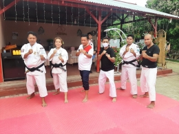 Latihan Bersama (dari kiri) Sp Renghard Kuangga, Sp Susan Sahadi, Sp Maurits Mantiri, Sp Harto Kahiking, Sp Nofer Pangulimang, Sp Waldens Biasa / dokpri