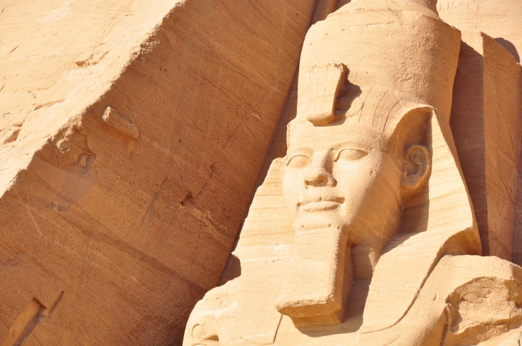 Patung Firaun (Sumber: pixy.org)
