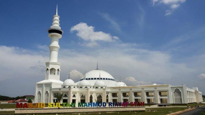 foto ; Tribunbatam.com ( Masjid Agung II/Masjid Sultan)