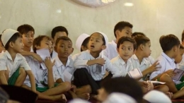 Anak-anak paling rindu momentum kebersamaan di bulan Ramadhan (dok/hipwee.com)