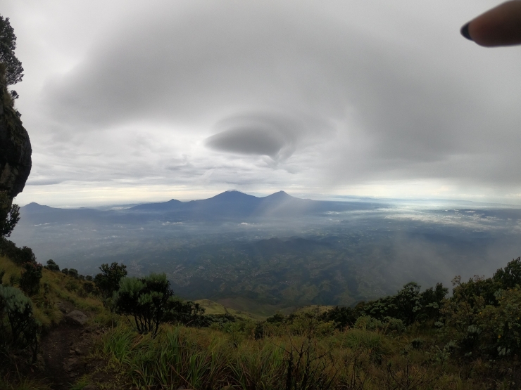 View dari Gunung Sumbing Via Kaliangkrik/dokpri