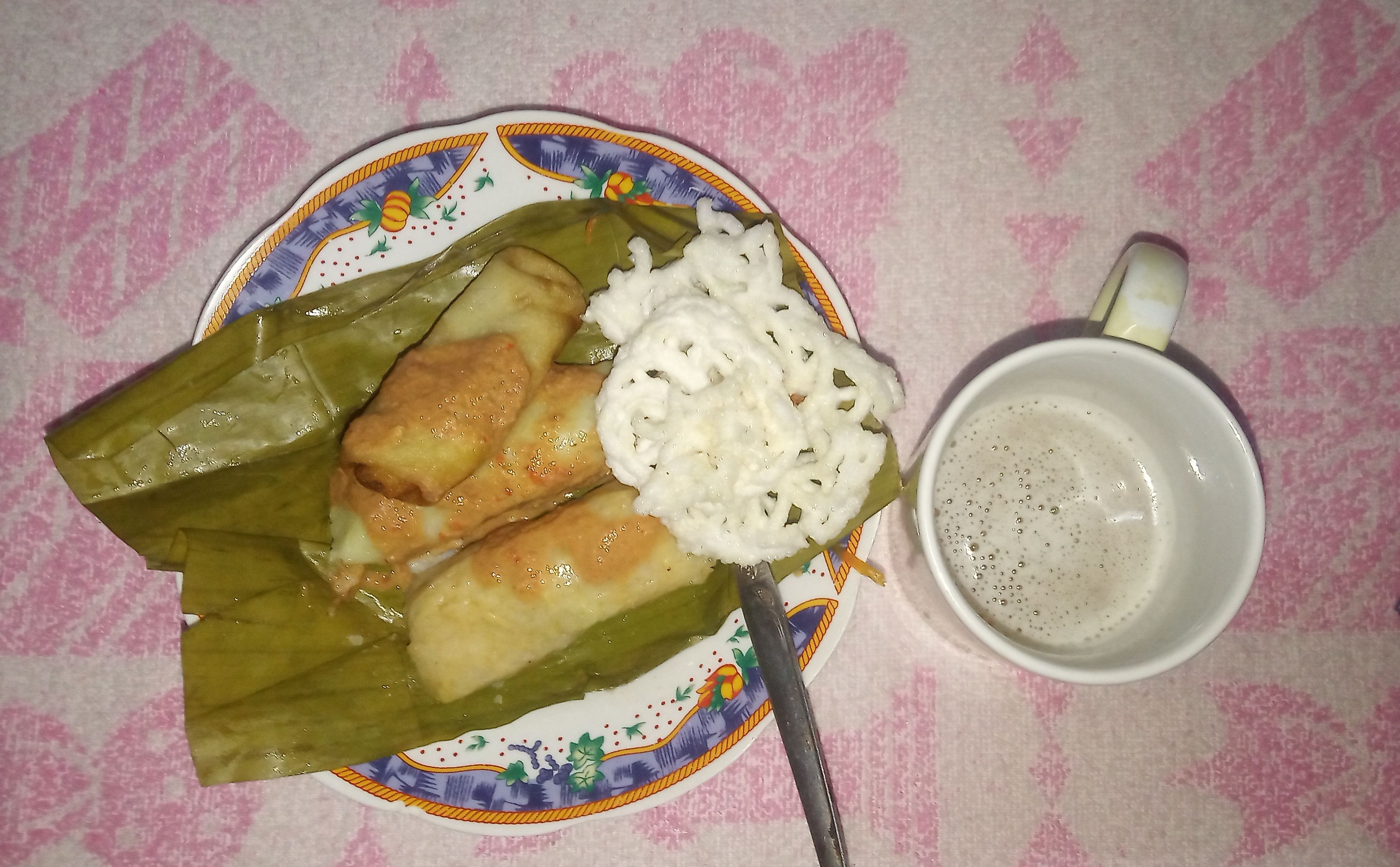 Buras, keroket goreng dan kelapa muda jadi menu berbuka puasa/Dokpri