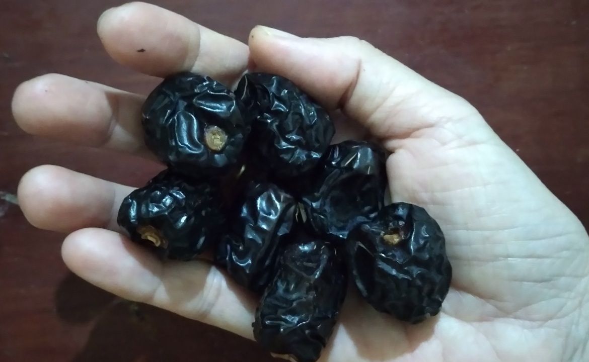 Kurma ajwa madinah kesukaan suamiku - dokpri