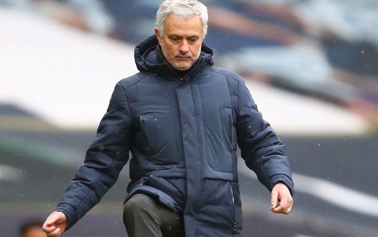 Jose Mourinho, pelatih Tottenham Hotspur. (via vbetnews.com)