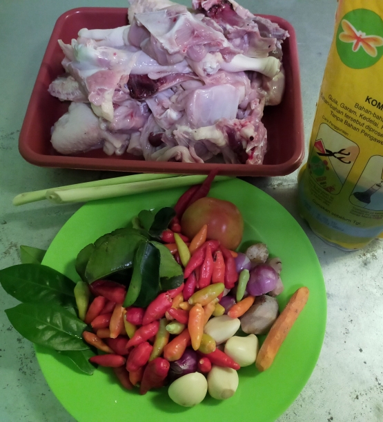 Bahan yang dibutuhkan untuk memasak mentog bumbu pedas manis | dok.pri Siti Nazarotin