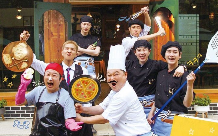 Cast variety show New Journey to the West di acara Kang's Kitchen (@tvndrama.official)