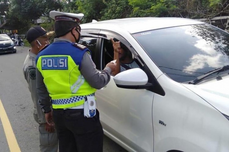 Ilustrasi pemeriksaan kendaraan diperlukan untuk mematuhi aturan mudik lebaran (Satlantas Polres Lombok Tengah)