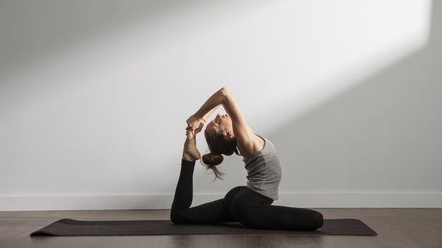 Olahraga Yoga. (foto: freepik.com)