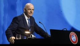 Presiden FIFA, Gianni Infantino tidak setuju adanya kompetisi European Super League (Foto Twitter.com/fifamedia via Kompas.com) 