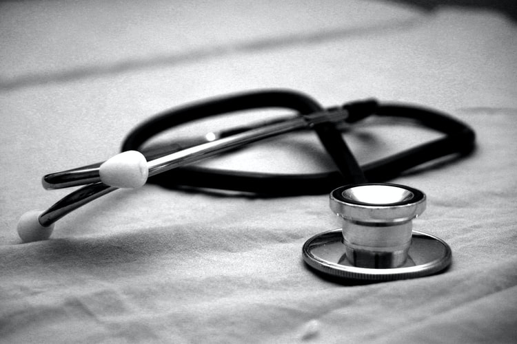 Medical Check Up tahunan ke dokter atau ke rumah sakit (Sumber : hush naidoo via unsplash.com)