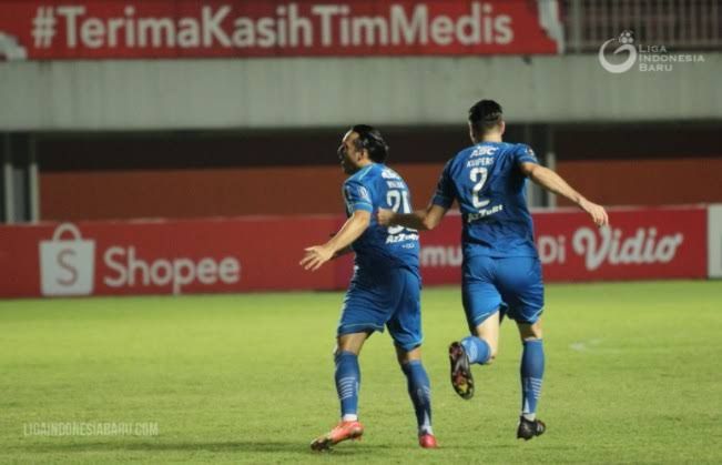 Ezra Wailan Persib Bandung (bola.okezone.com)