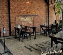 Gambar 2 Howie Café, Jl. Gayungsari Bar. X No.43, RT.07/RW.05, Gayungan, Kec. Gayungan, Surabaya