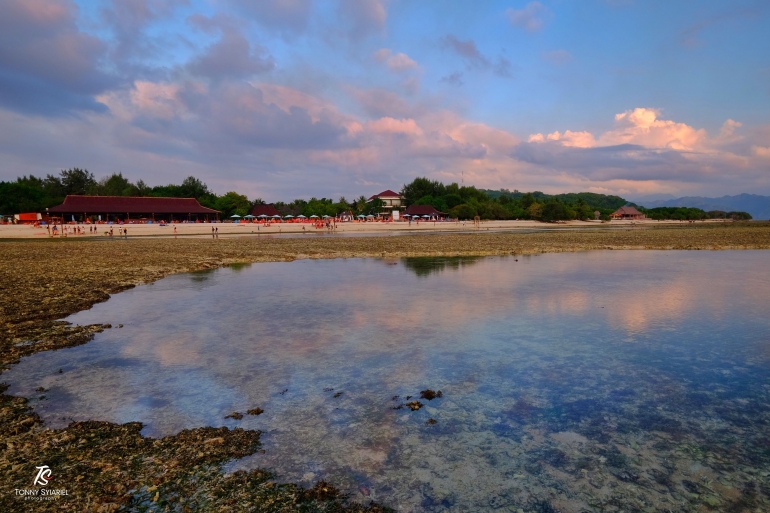 Ketika air laut surut di Gili Trawangan. Sumber: koleksi pribadi