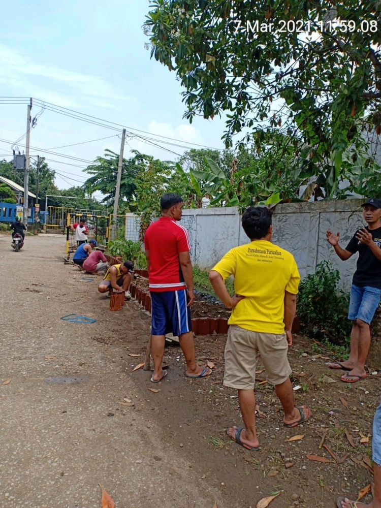 Minggu (08/04/2021) Warga Perumahan Griya Husada Asri melakukan aksi gotong royong - dokpri