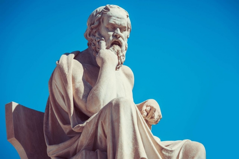 Patung Sokrates Bapak Kebijaksanaan. Foto: lughotuna.id.