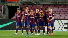 Pemain Barcelona merayakan gol ke gawang Getafe. (via marca.com)