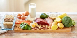 Menghindari makanan yang manis, memperhatikan asupan makanan dengan gizi seimbang. Ilustrasi dari Shutterstock