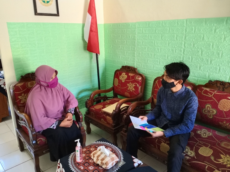 wawancara bersama Ibu Siti Rokhimah (dokpri)
