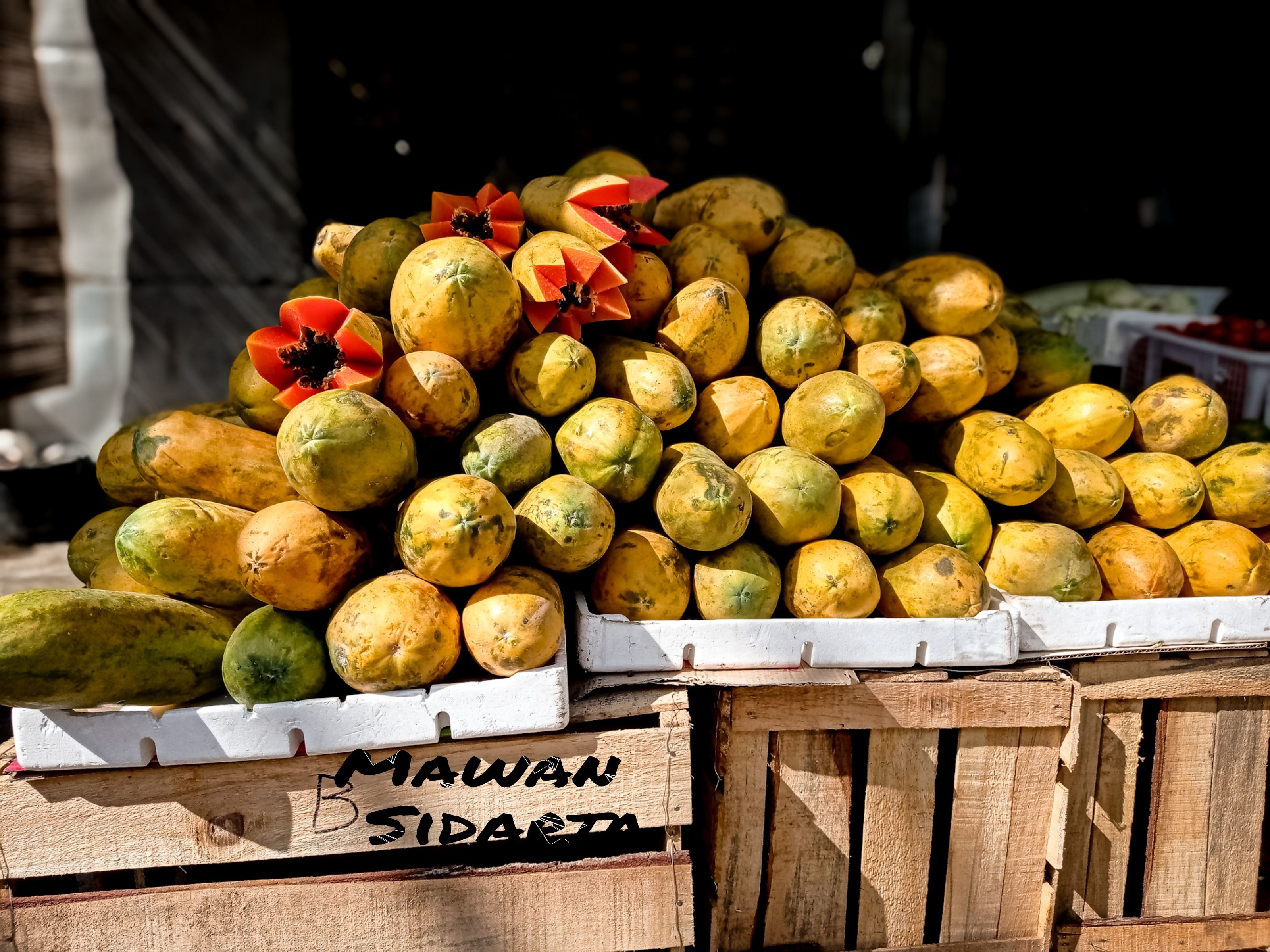 Buah-buahan sangat baik untuk dikonsumsi terutama saat berbuka puasa (Dokumentasi Mawan Sidarta) 