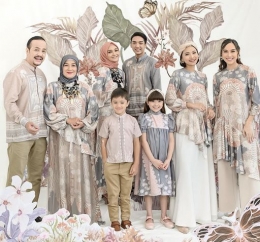 OOTD Bersama Keluarga di Hari Raya (Source : http://www.halalstyle.com/)
