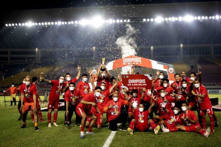 Persija berhasil menjuari Piala Menpora setelah unggul agregat 4-1 atas Persib di Stadion Manahan Solo. (KOMPAS.com/Suci Rahayu)