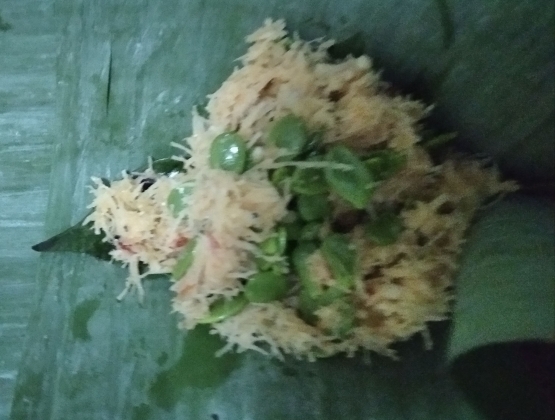 Kelapa, manding dan bumbu sebelum dikukus .(dok.windhu)