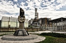 Monumen di sekitar pembangkit listrik tenaga nuklir (PLTN) Chernobyl yang menjadi pengingat dan juga inspirasi (Amort1939/Pixabay)