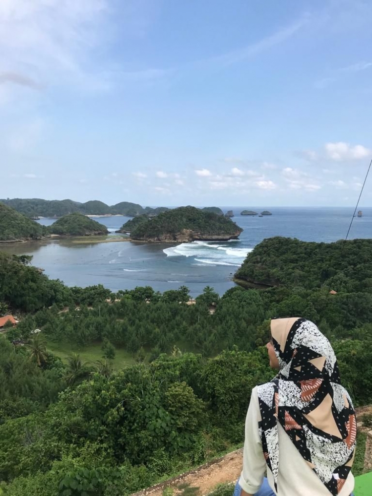 Pemandangan di atas Bukit Pantai Teluk Asmara-dokpri