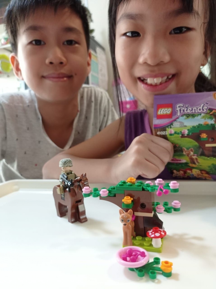 Mainan lego kerap digemari oleh anak-anak dan juga orang dewasa (Foto: Dokumen Pribadi).