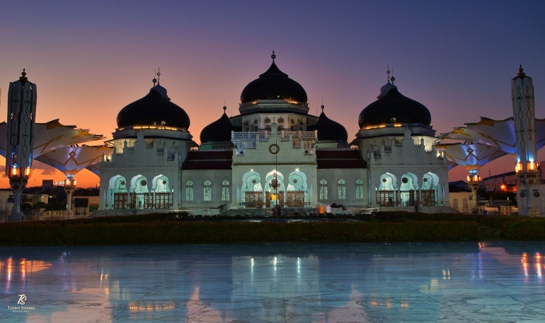 Masjid Raya Baiturrahman ketika sunset. Sumber: koleksi pribadi