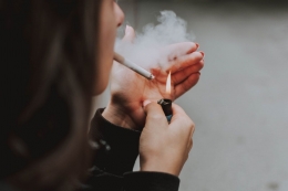 Merokok memiliki efek buruk bagi penderita GERD (Pexels)