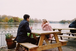 Ilustrasi Gambar : Pembicaraan yang indah bikin romantis (www.pexels.com)