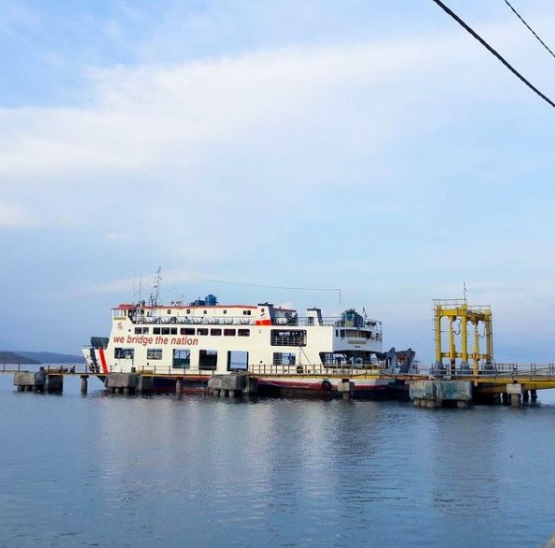 Kapal ferry dari Pelabuhan Sape ke Pelabuhan Waikelo (Dokpri)
