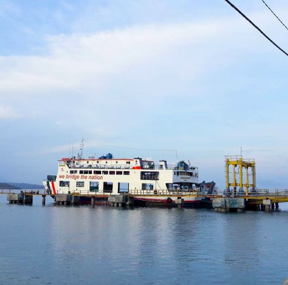 Kapal ferry dari Pelabuhan Sape ke Pelabuhan Waikelo (Dokpri)