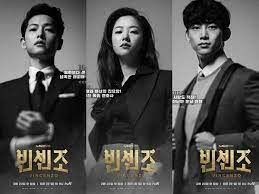 Vincenzo Cassano (Song Joong Ki), Hong Cha Young (Jeon Yeo Bin), Jang Han Seok (Taecyeon) dalam rilis poster resminya di Netflix