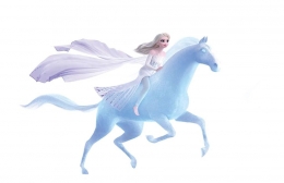 Elsa dengan Kuda Es-nya ; Foto - Youloveit.com