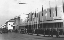 sumber gambar: https://upload.wikimedia.org/wikipedia/commons/0/01/Gedung.Merdeka.jpg