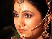Wanita India dengan cincin di hidungnya. (Ilustrasi : India Awesome)