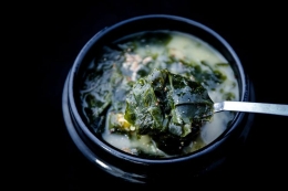Miyeokguk atau sup rumput laut khas korea. (kompas)