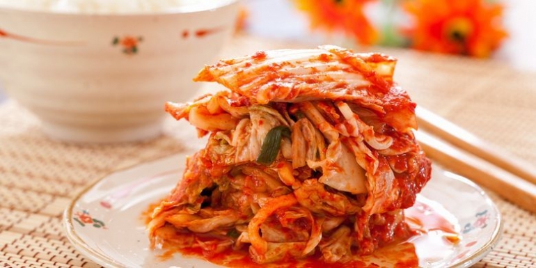 Kimchi salah satu makanan khas korea. (kompas)