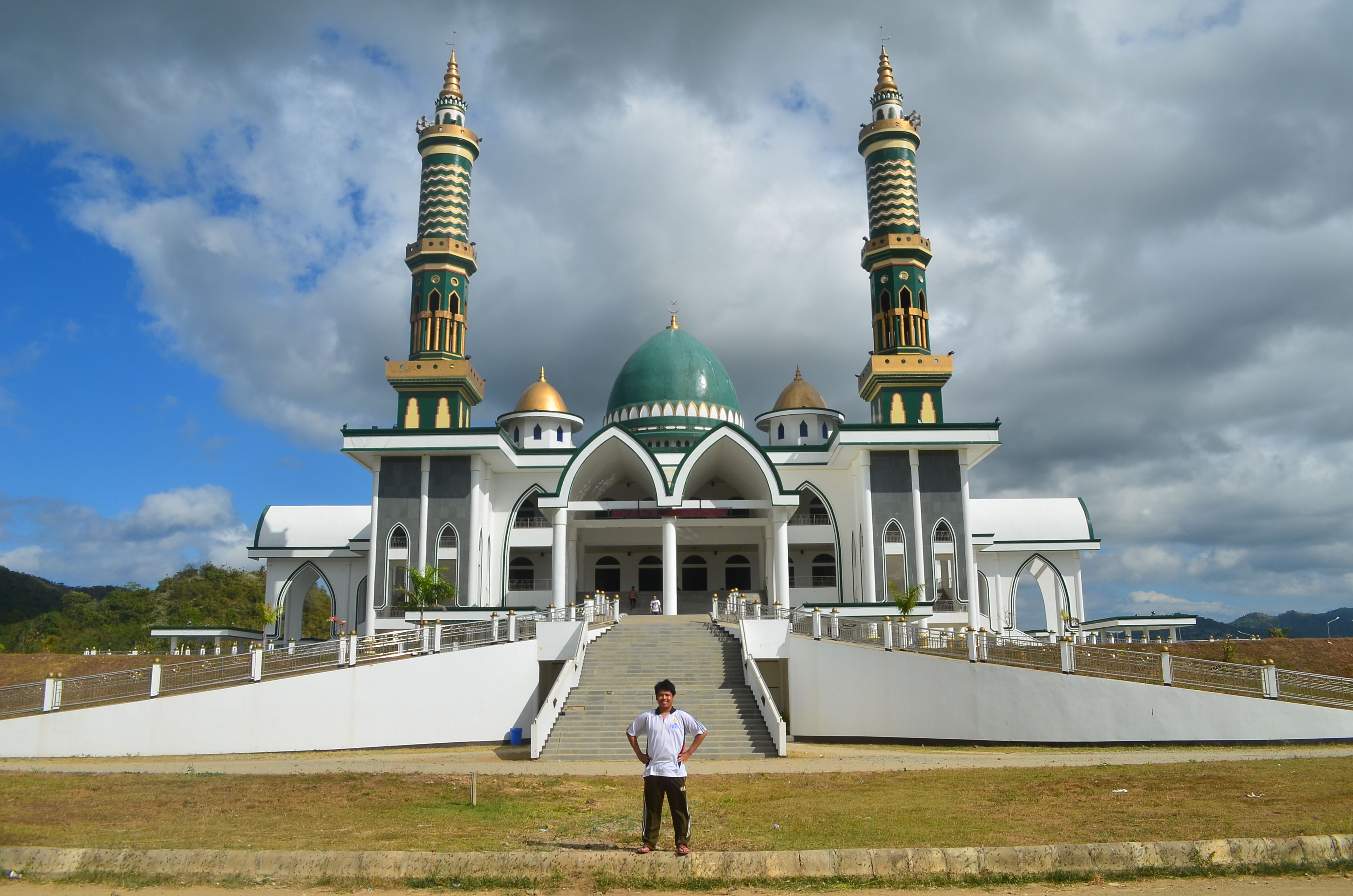 Masjid Darussalam di Taliwang